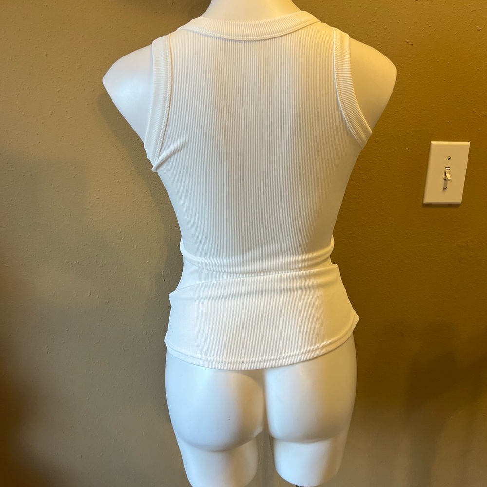 Amazon White Ribbed Tank Top - Picture 4 of 4